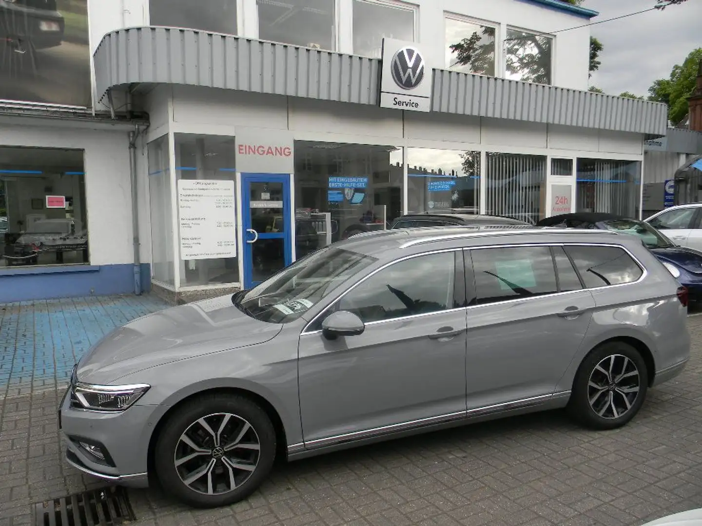 Volkswagen Passat Variant Elegance 2,0 TDI DSG AHK Kam.,IQ Grau - 1