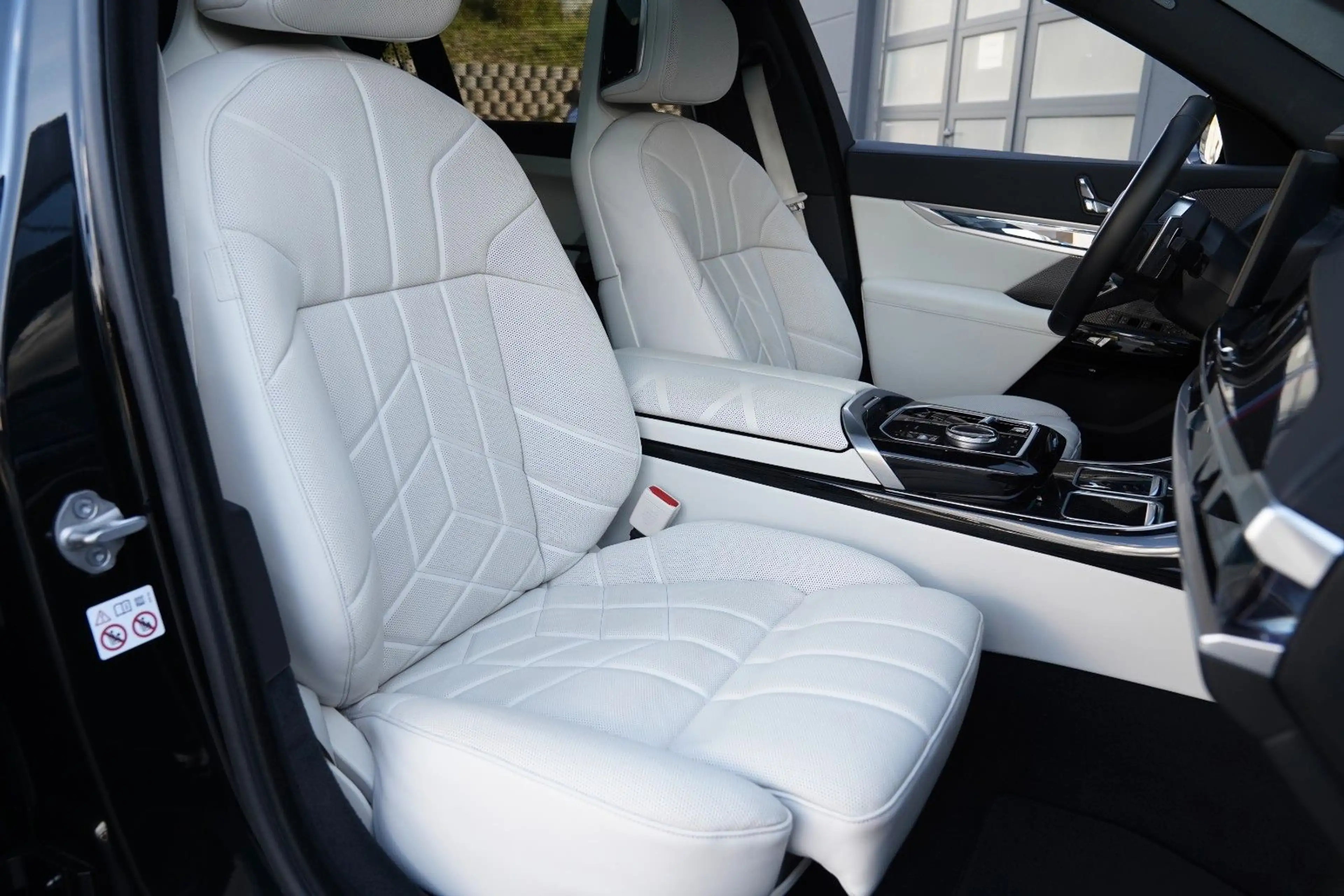BMW 750 e xDrive M Sport Pro-Sky Pano-B&W-ACC-AHK-21 — photo 15