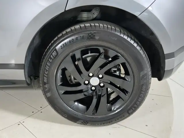 Land Rover Range Rover Evoque view 9