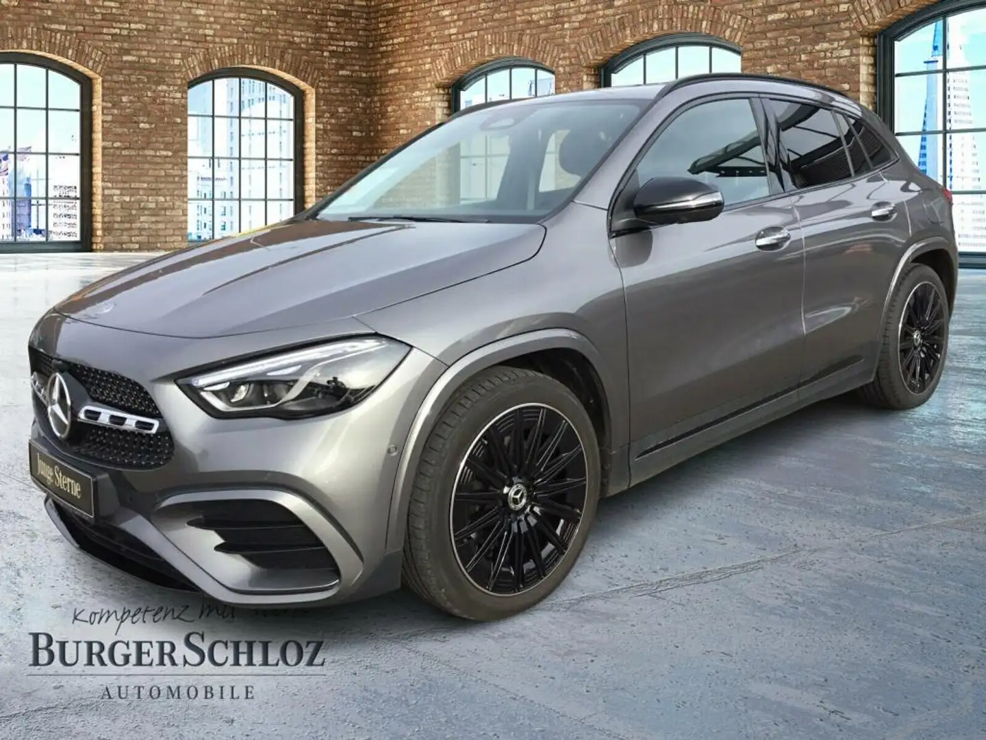 Mercedes-Benz GLA 220 4MATIC AHK/NIGHT/DISTR./W-PAKET Grau - 1