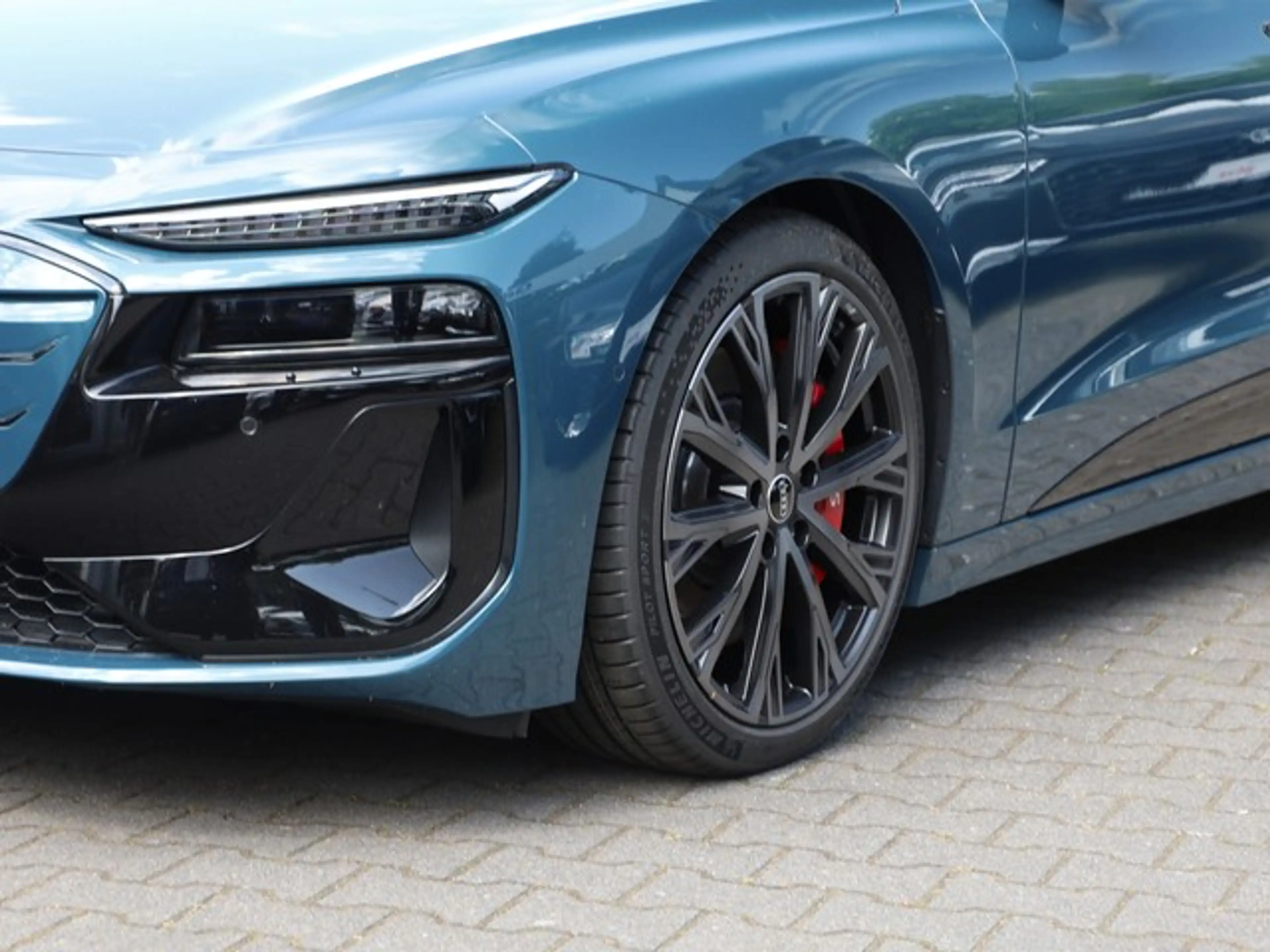 Audi S6 e-tron Avant Edition One Blue B&O Pano LM21 AHK ACC Te... — photo 14