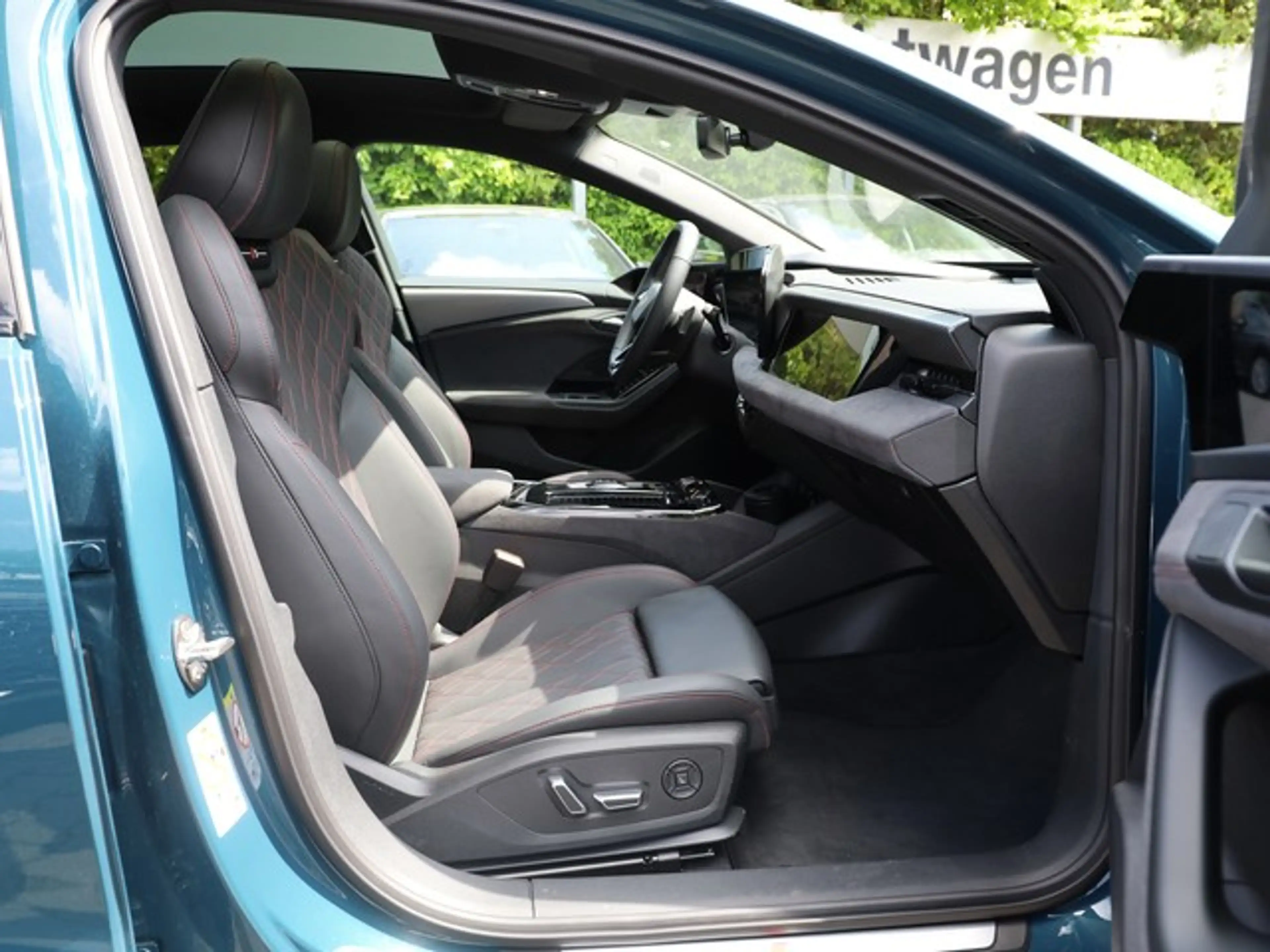 Audi S6 e-tron Avant Edition One Blue B&O Pano LM21 AHK ACC Te... — photo 8