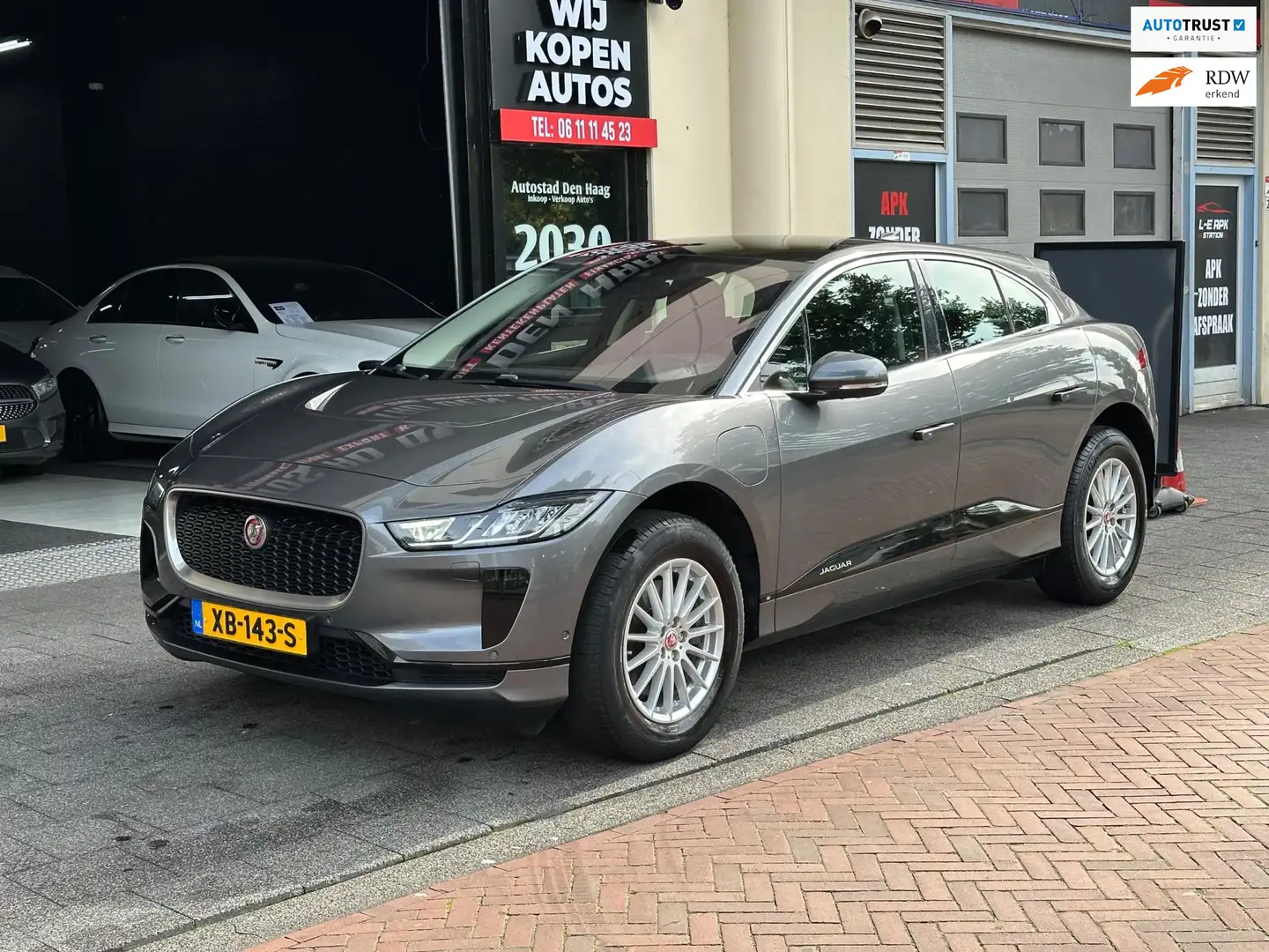 Jaguar I-Pace EV400 S 90 kWh Leer Navi Camera Carplay Pano Grijs - 1