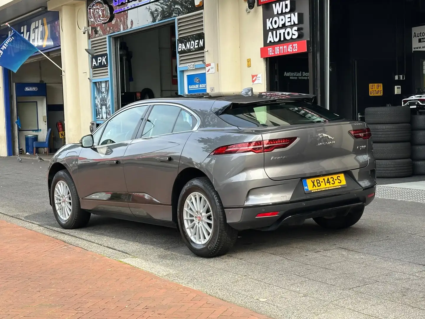 Jaguar I-Pace EV400 S 90 kWh Leer Navi Camera Carplay Pano Grijs - 2