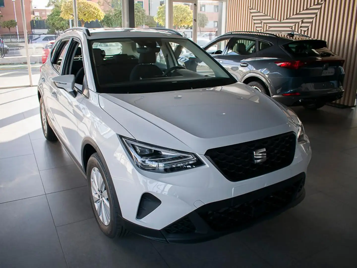 SEAT Arona 1.0 TSI S&S Style XM 110 Blanco - 1