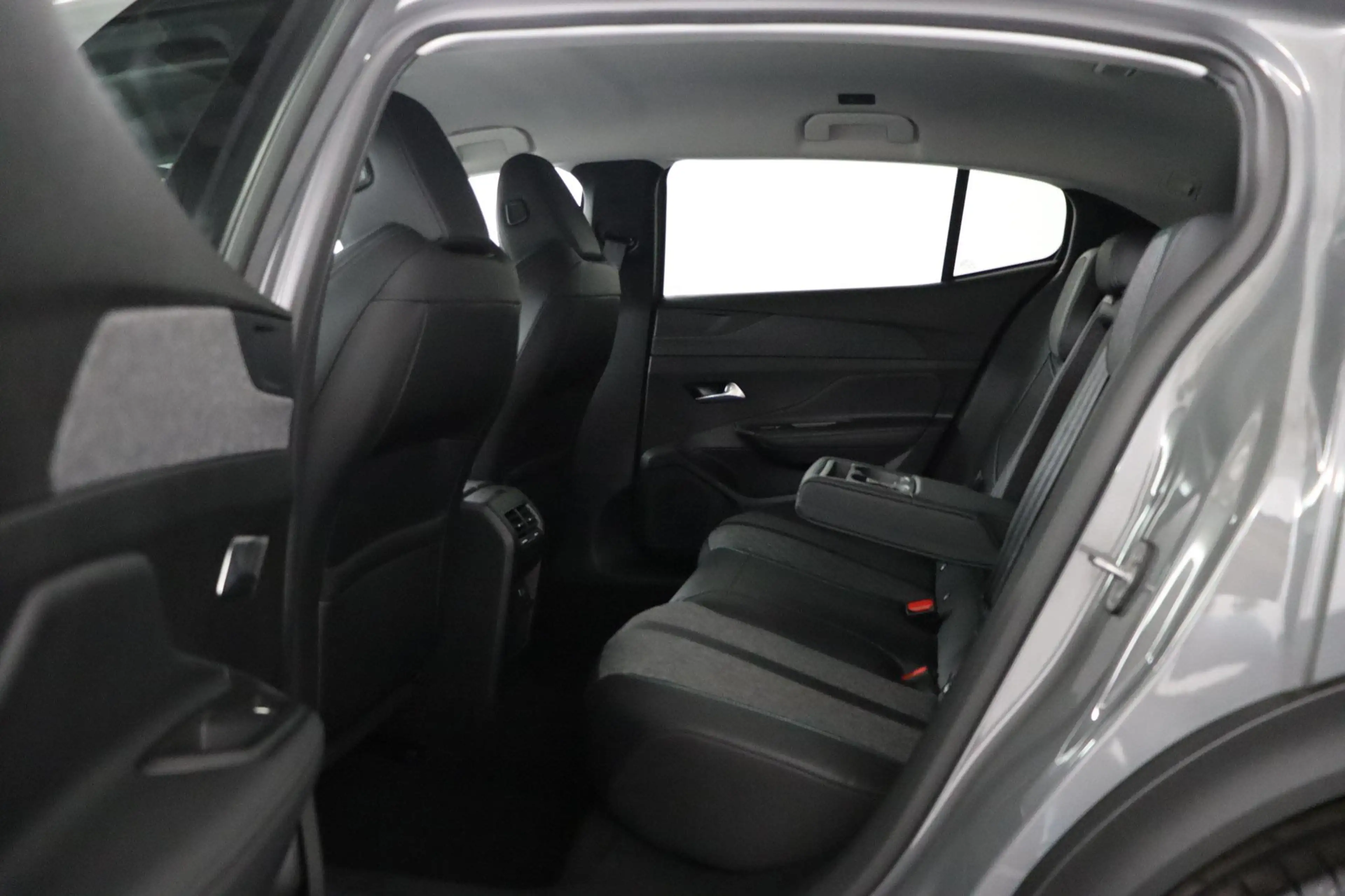 Peugeot 408 1.6 HYbrid Allure 180 EAT8 | Navigatie | Stoel+Stu — photo 6