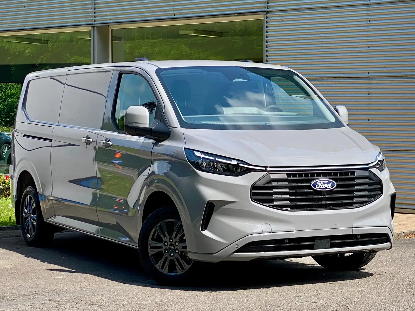 Ford Transit Custom Limited - L2 - 2.0L TD 150CH M6 Grijs - 1