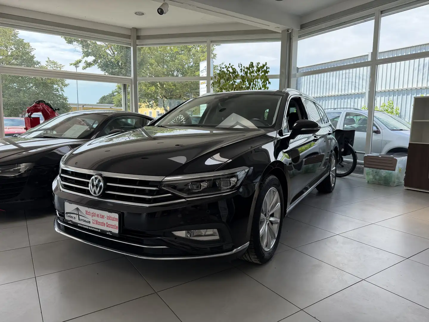Volkswagen Passat Kombilimousine Schwarz - 1