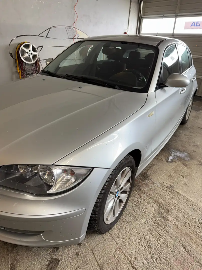 BMW 116 1er (5-Türer) 116i Silber - 2