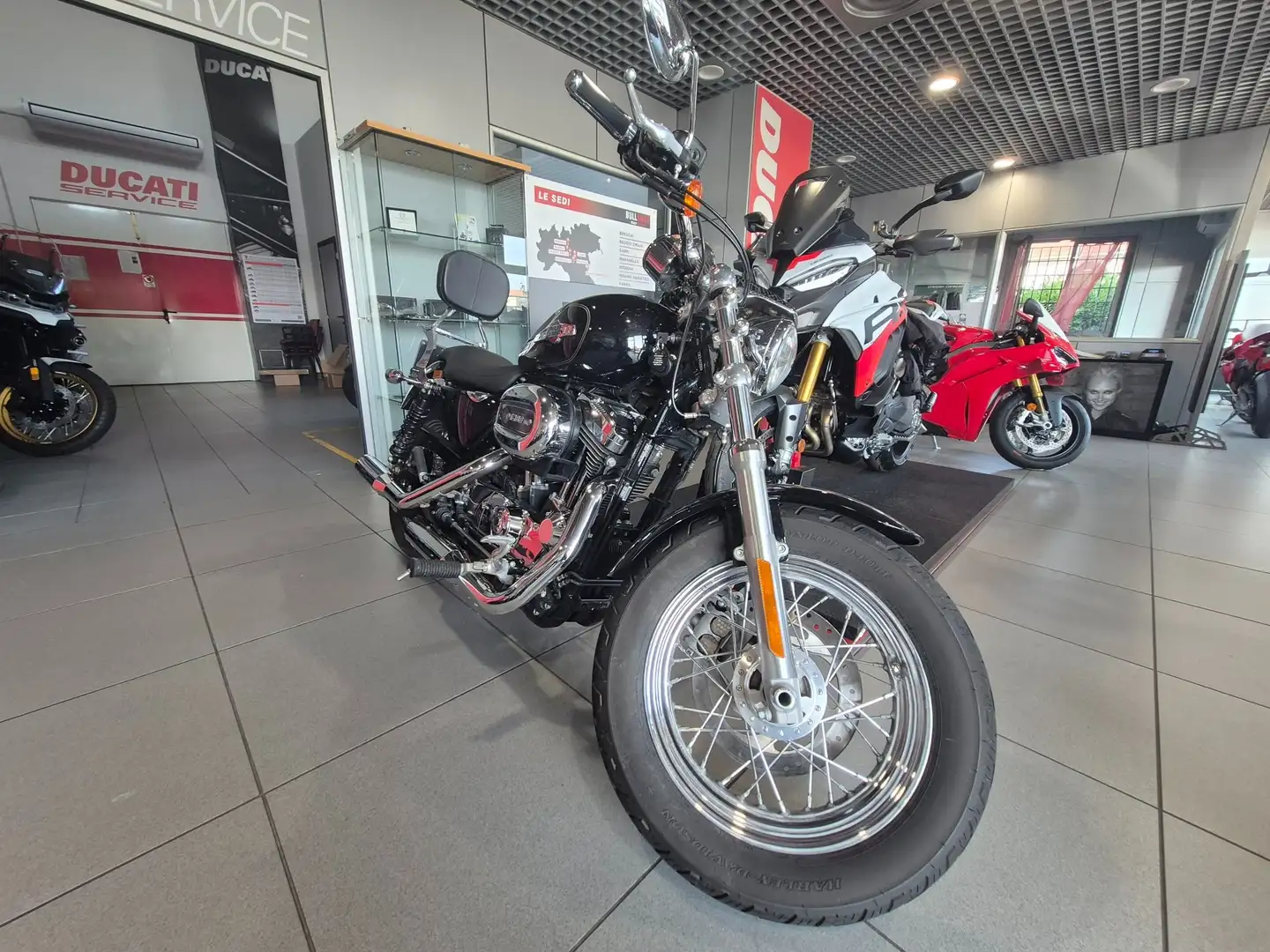 Harley-Davidson Sportster 1200 C Nero - 2
