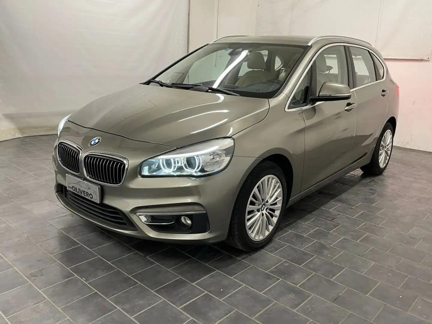 BMW 218 d Active Tourer Luxury-PELLE-NAVI-XENO Beige - 2