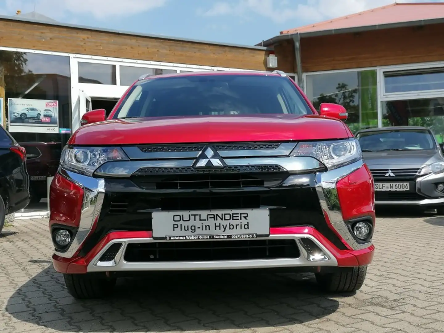 Mitsubishi Outlander Outlander Plug-in Hybrid BASIS 2.4 MIVEC 4WD Rot - 1
