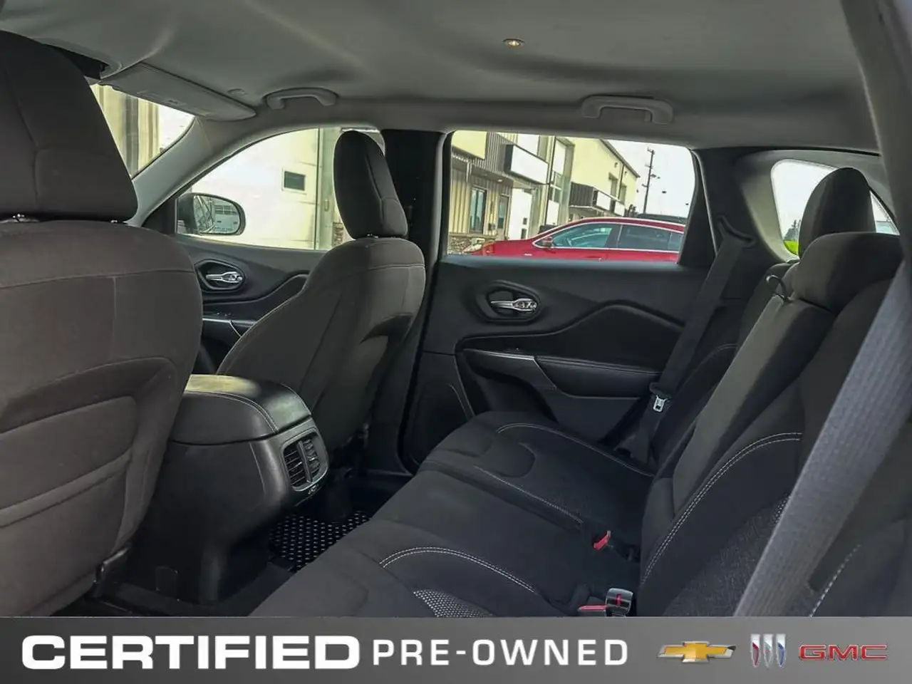 Jeep Cherokee снимка Jeep Cherokee