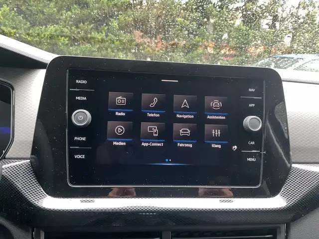 Volkswagen T-Cross view 13