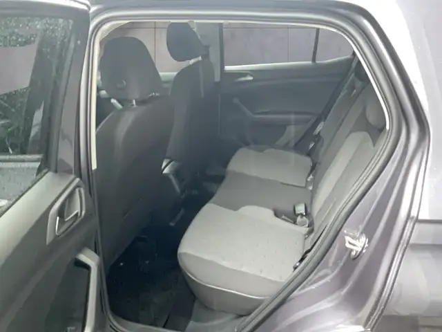 Volkswagen T-Cross view 9