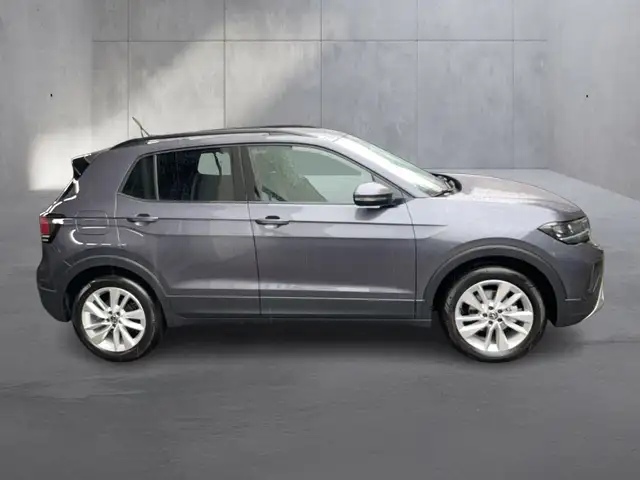 Volkswagen T-Cross view 5