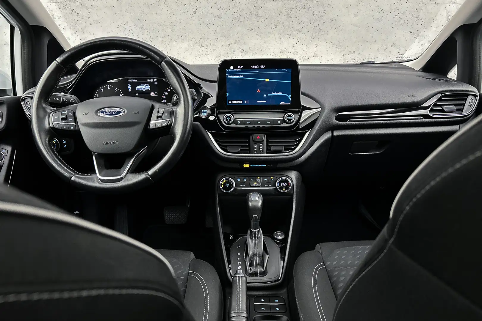 Ford Fiesta 1.0 EcoBoost Titanium | Panoramadak | Trekhaak | C Wit - 2