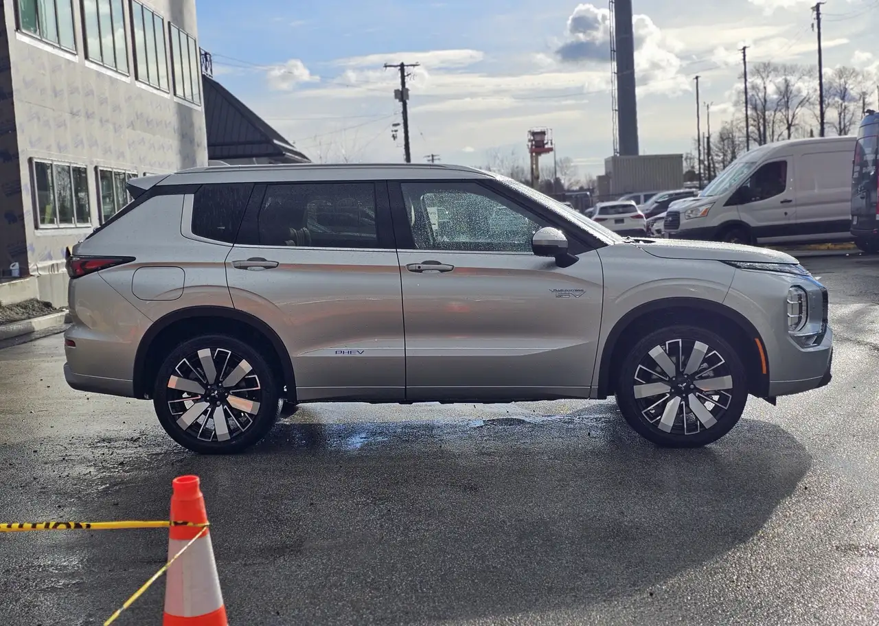 Mitsubishi Outlander снимка Mitsubishi Outlander