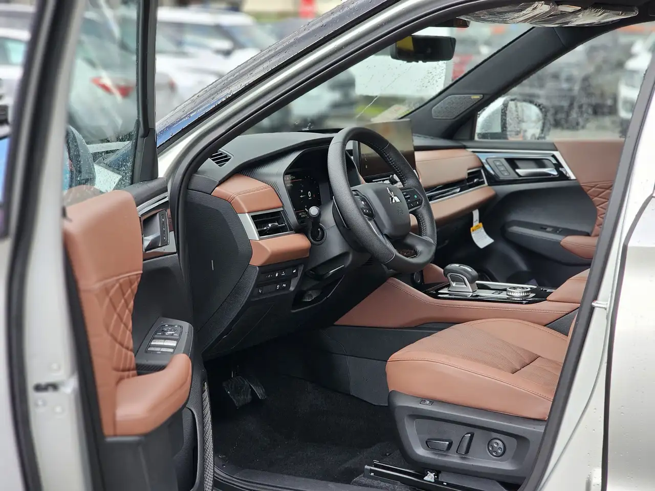 Mitsubishi Outlander снимка Mitsubishi Outlander