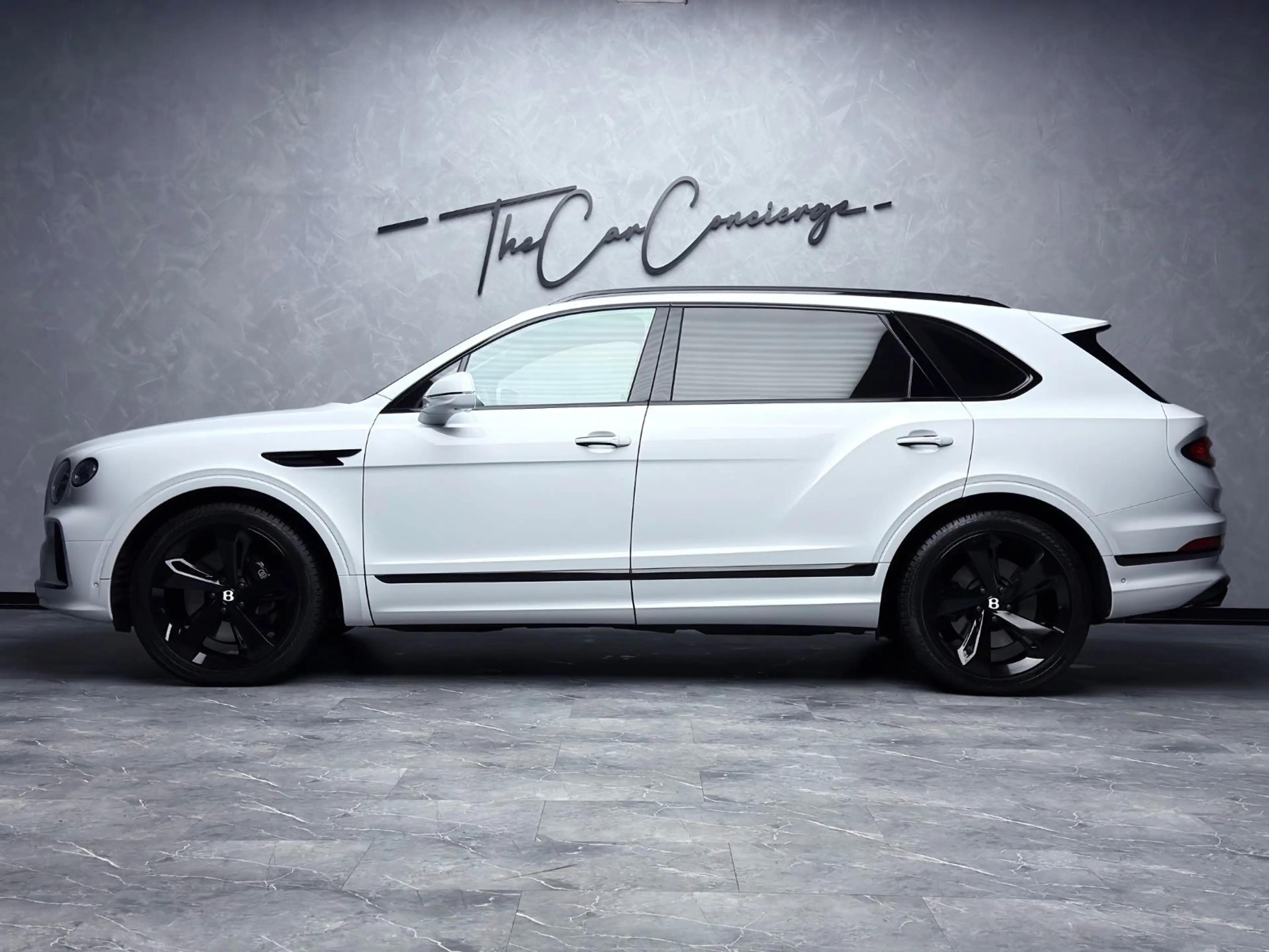 Bentley Bentayga V8 EWB BLACKLINE PANO NAIM 22" FULL PPF — photo 7