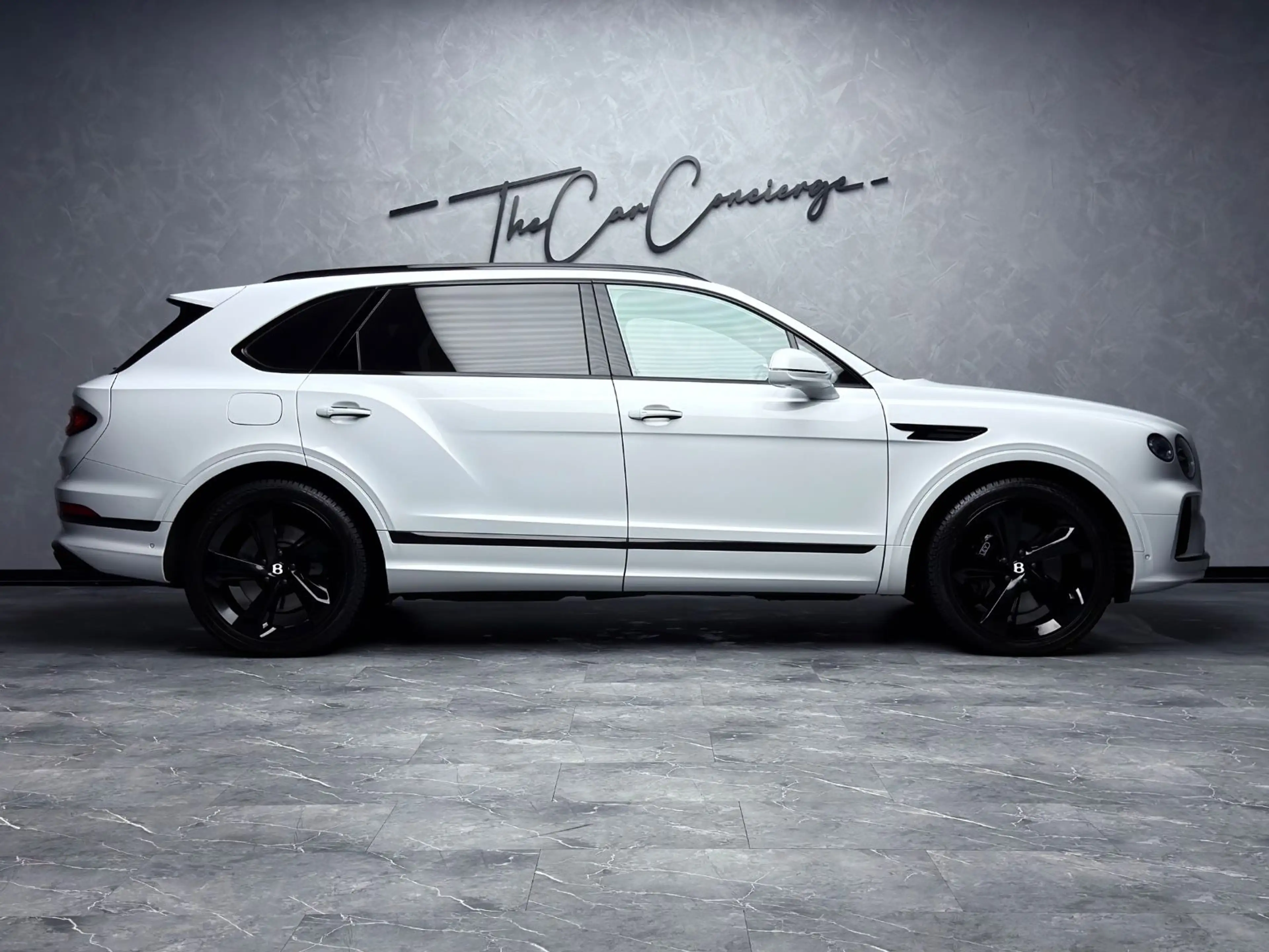 Bentley Bentayga V8 EWB BLACKLINE PANO NAIM 22" FULL PPF — photo 8