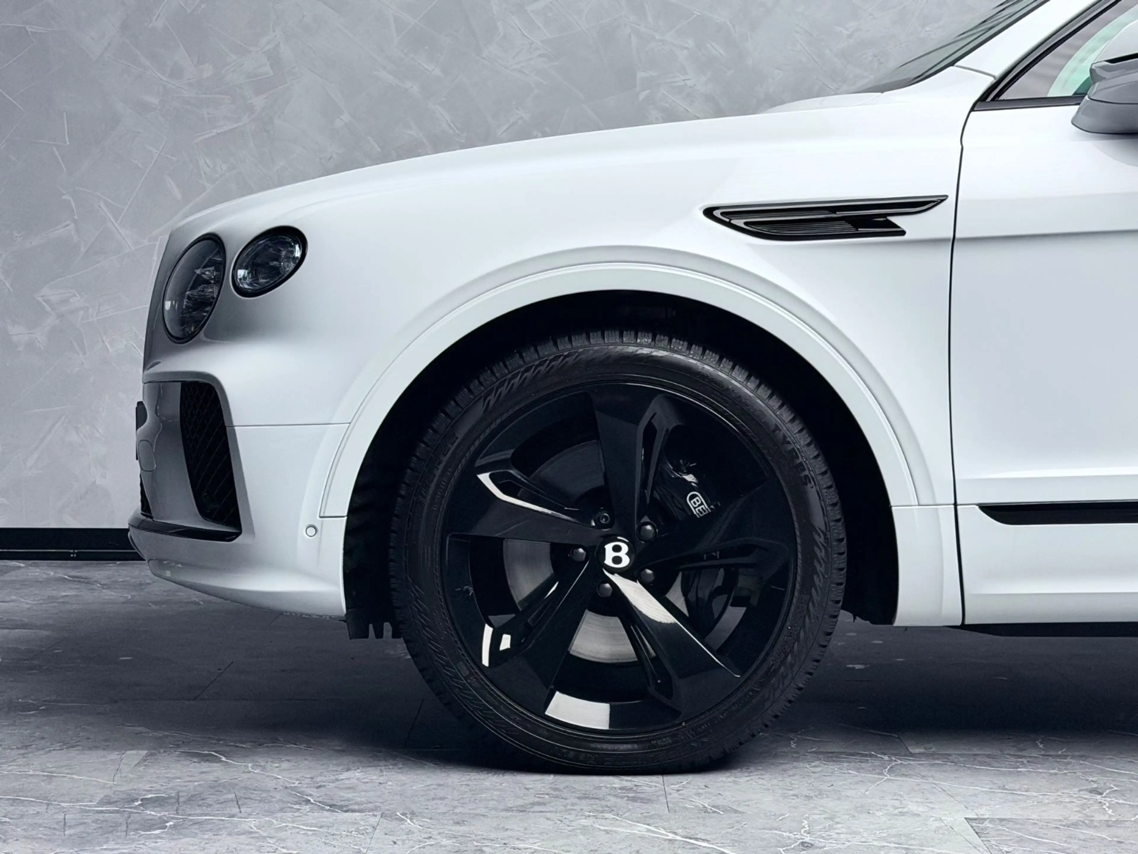Bentley Bentayga V8 EWB BLACKLINE PANO NAIM 22" FULL PPF — photo 11