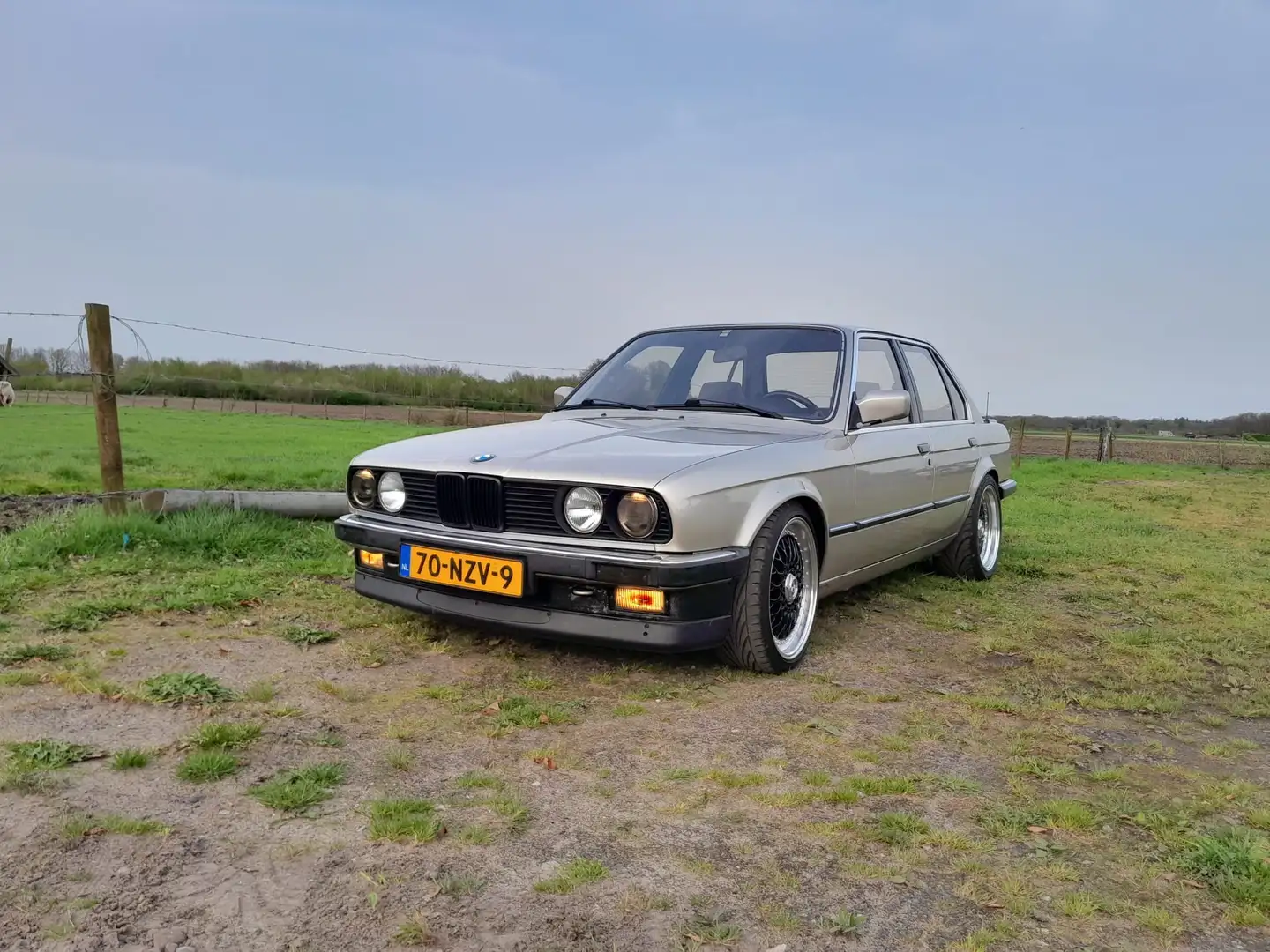 BMW 325 325e - 2