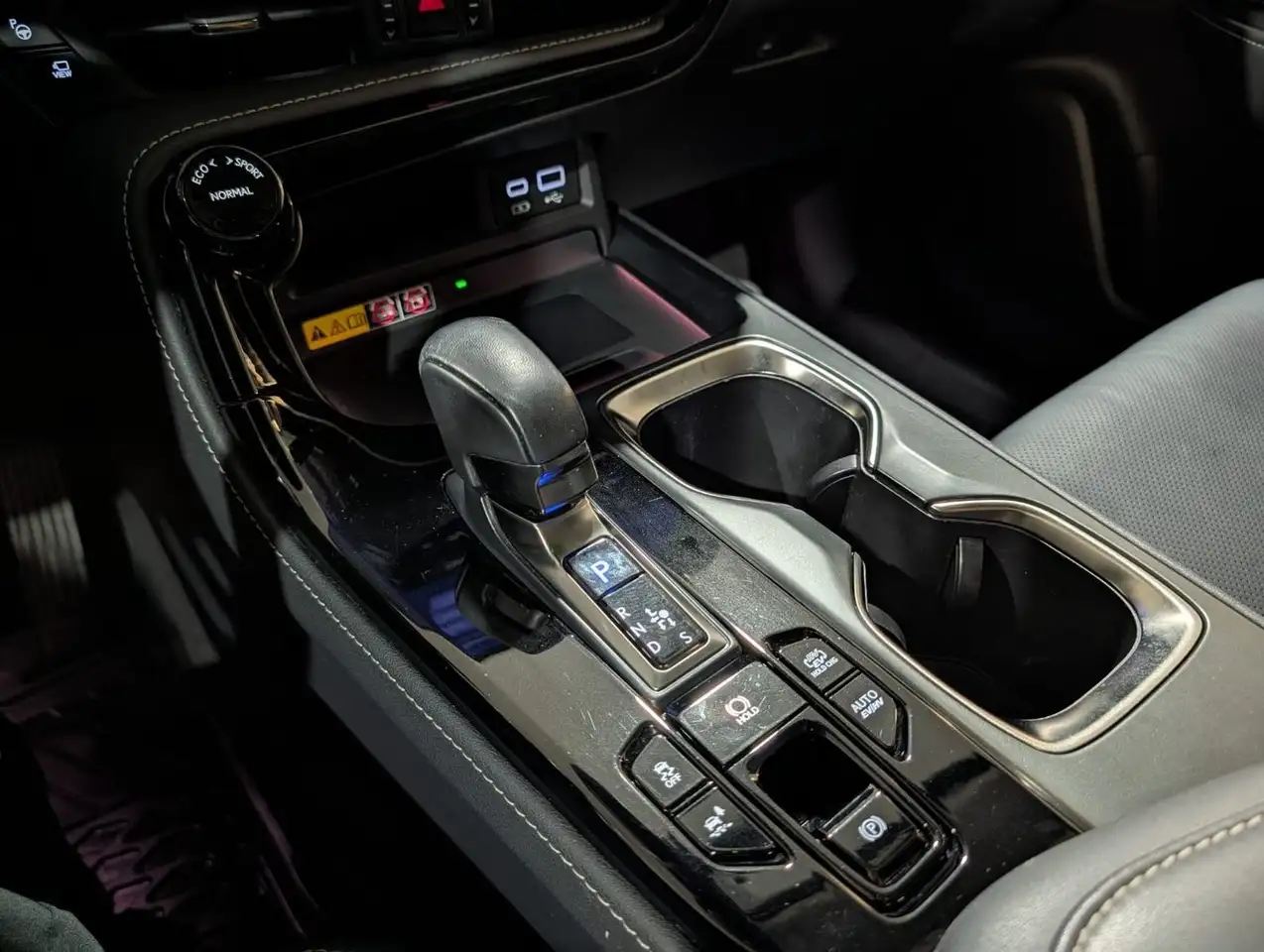Lexus NX снимка Lexus NX