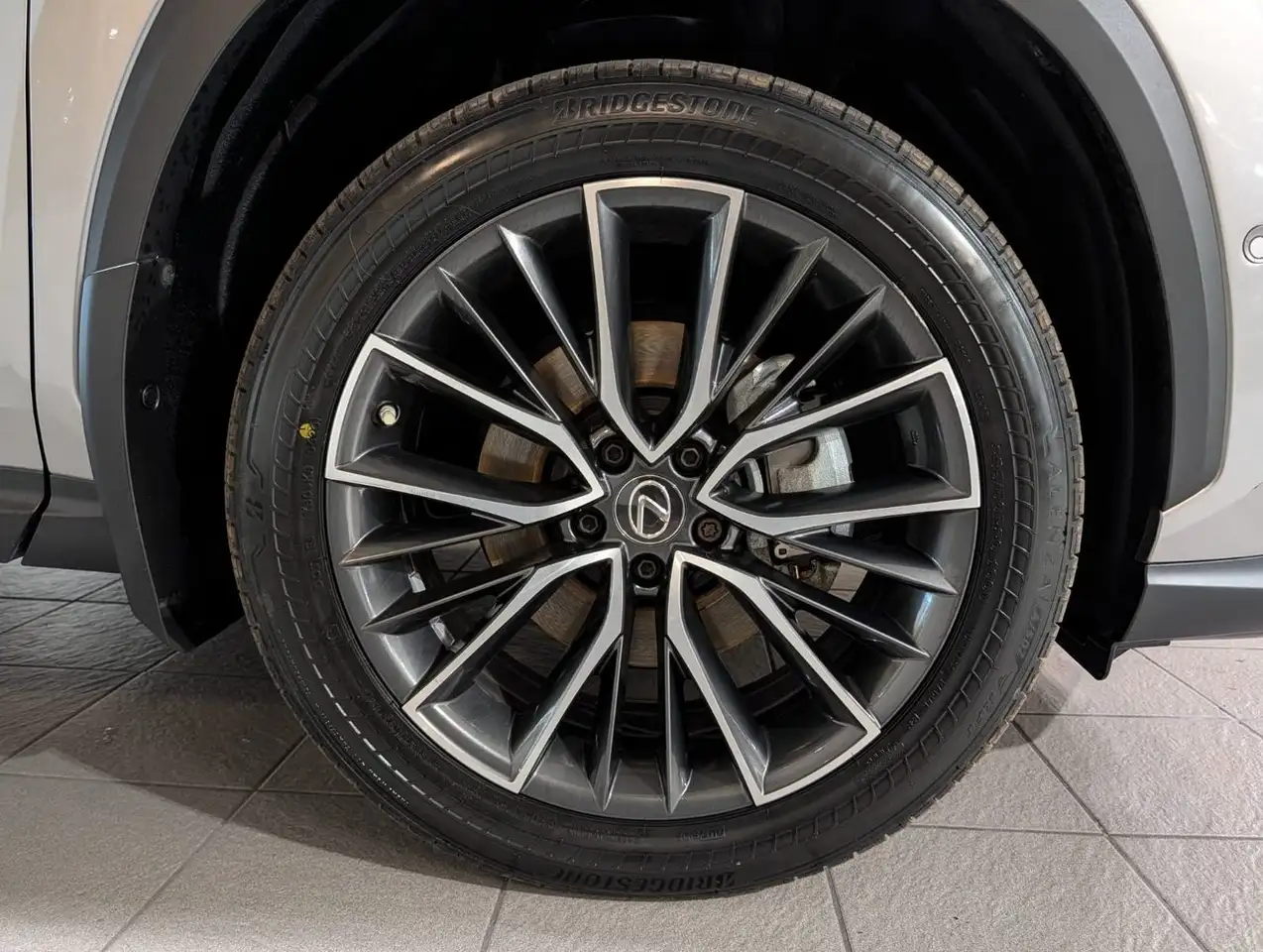 Lexus NX снимка Lexus NX
