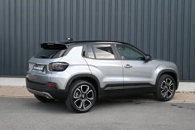 Jeep Avenger view 3