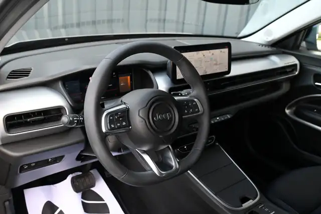 Jeep Avenger view 10