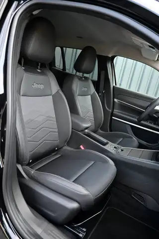 Jeep Avenger view 12