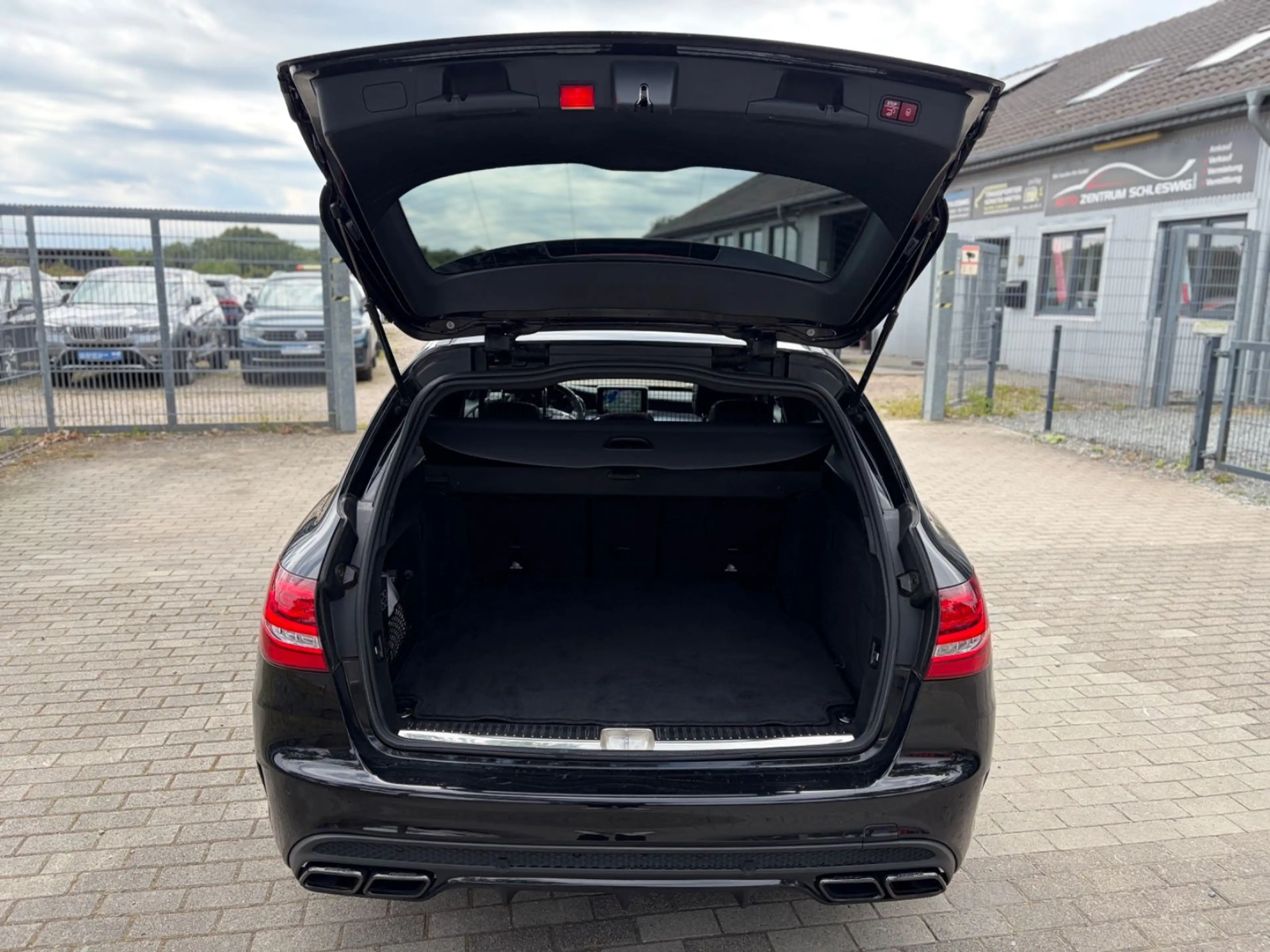Mercedes-Benz C 63 AMG C 63S AMG Driver's Package Memo Burm. HuD Distr. — photo 11