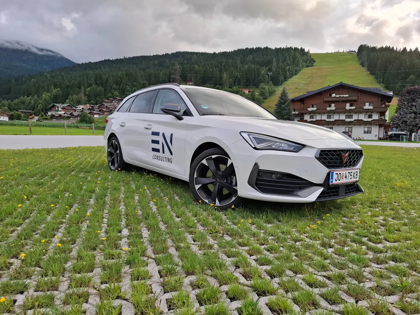 CUPRA Leon Leon SP Kombi TRIBE 2.0 TDI DSG 150 Weiß - 1