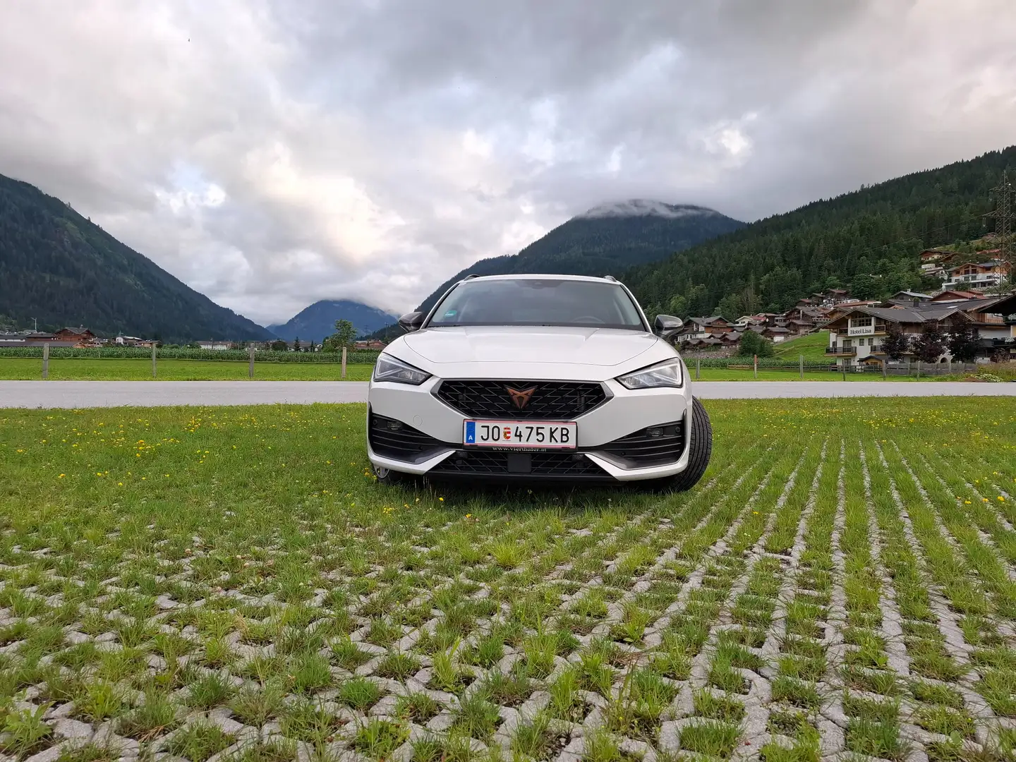 CUPRA Leon Leon SP Kombi TRIBE 2.0 TDI DSG 150 Weiß - 2