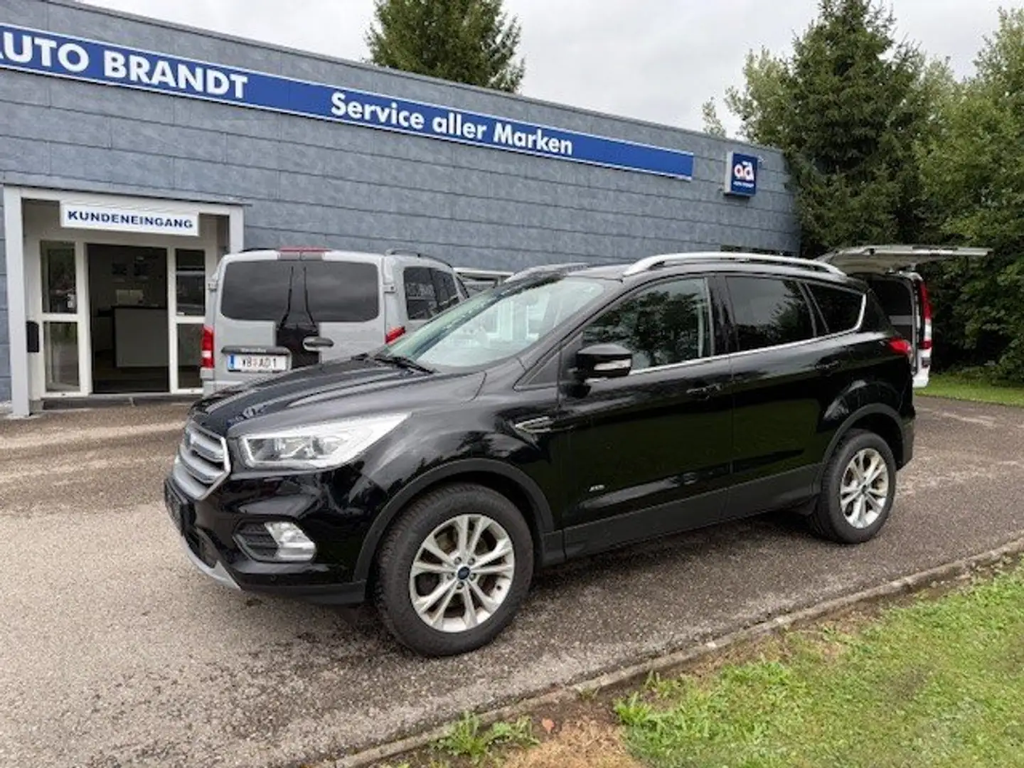 Ford Kuga Titanium Diesel ALLRAD Schwarz - 1