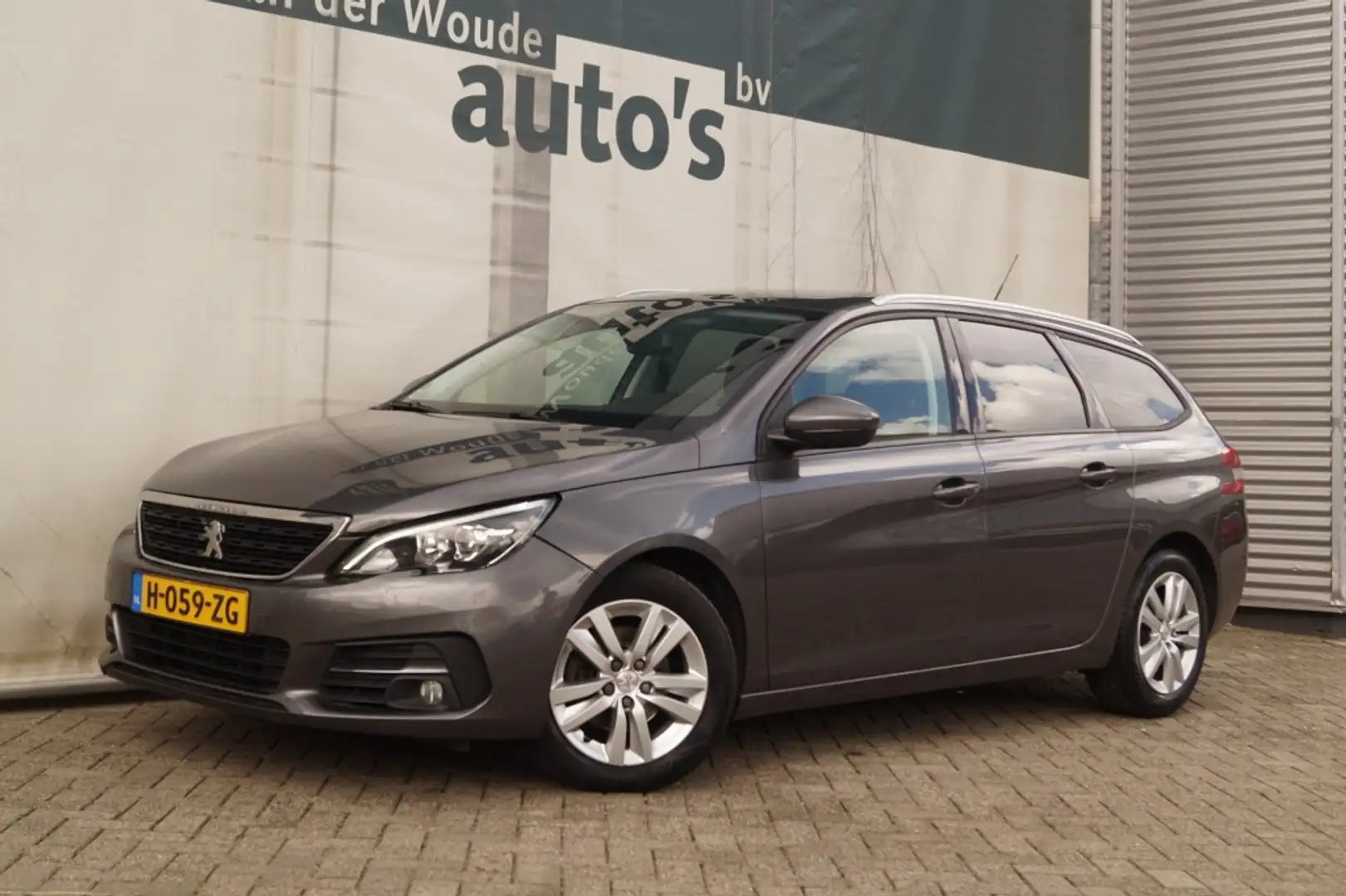 Peugeot 308 SW 1.5 BlueHDi 130pk Executive -PANO-NAVI-ECC-PDC- Gris - 2