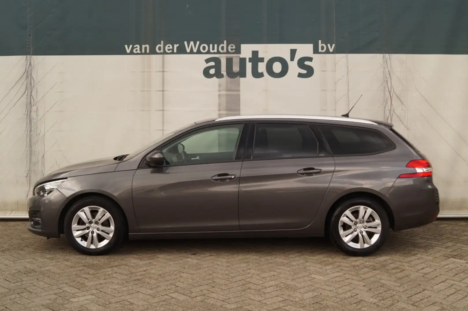 Peugeot 308 SW 1.5 BlueHDi 130pk Executive -PANO-NAVI-ECC-PDC- Gris - 1