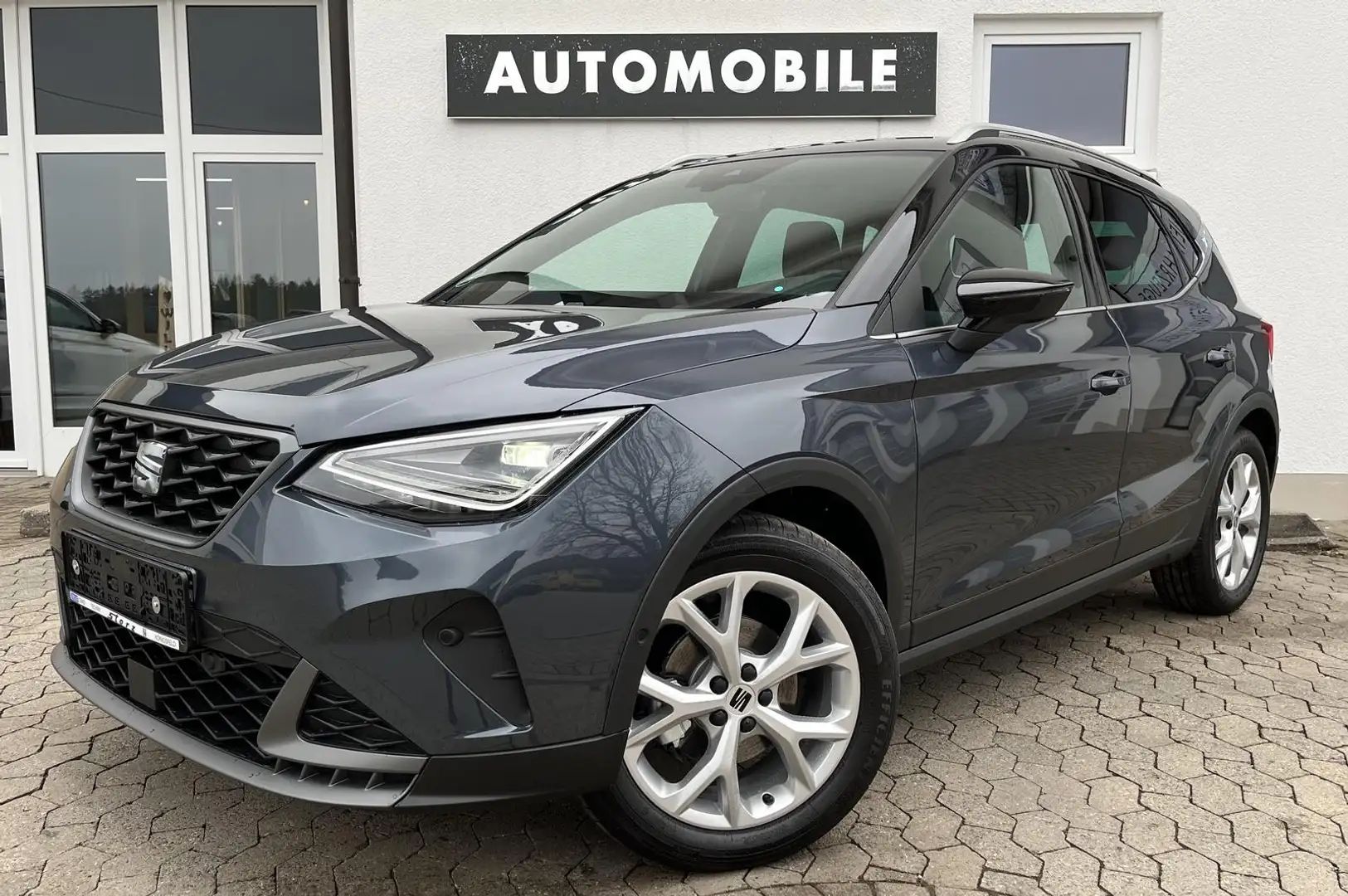 SEAT Arona FR 1.0TSI DSG LED KAMERA ACC DAB FULL-LINK Grau - 1