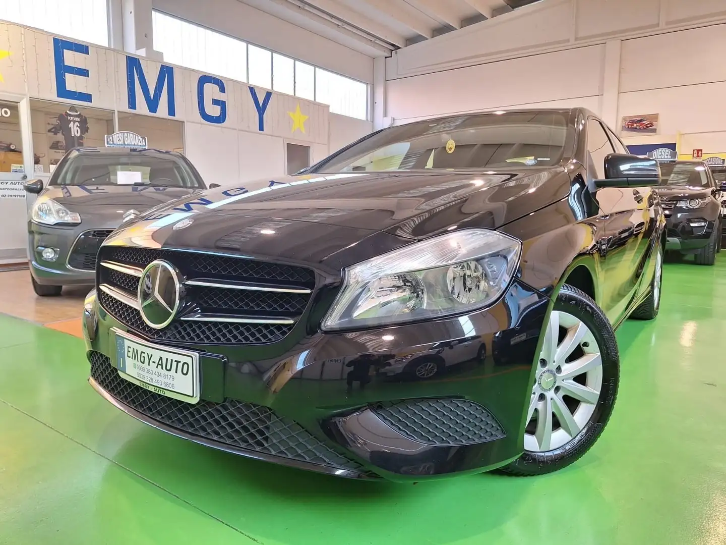 Mercedes-Benz A 180 A 180 BlueEFFICIENCY Premium Noir - 1