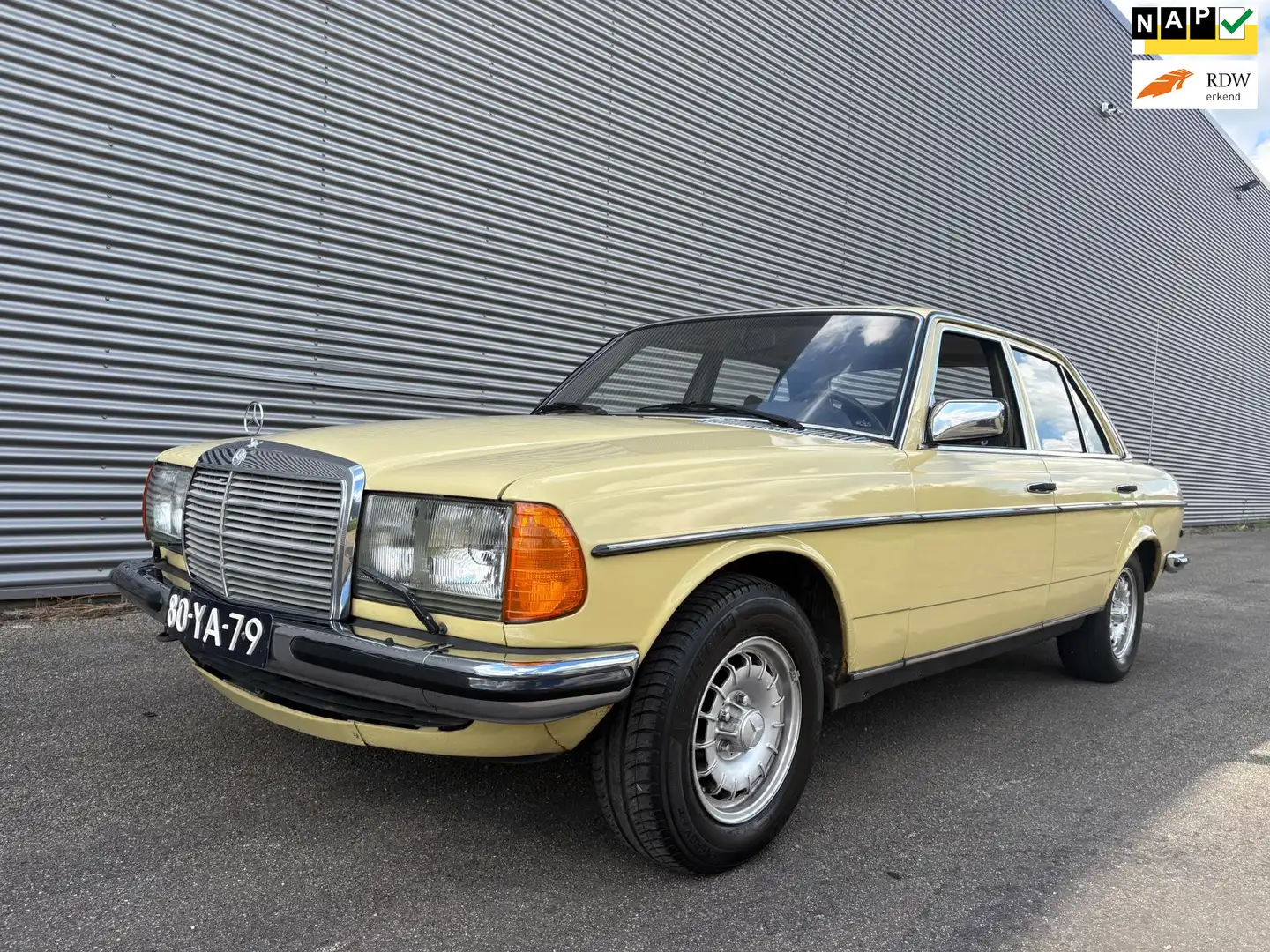 Mercedes-Benz 280 280E * AUTOMAAT * KROONKURKEN * UNIEKE AUTO! Geel - 1