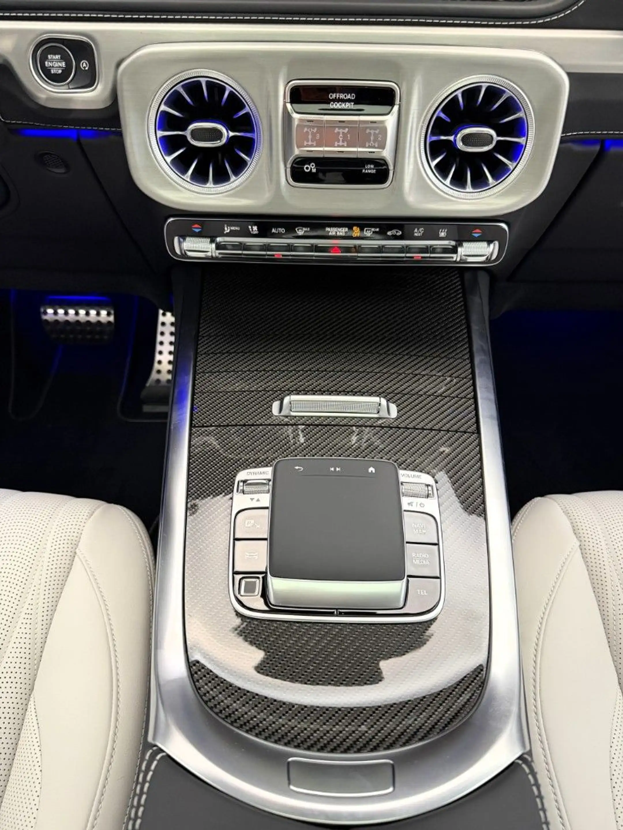 Mercedes-Benz G 63 AMG G63 AMG °2027°Superoir°Night°A22°Carbon° — photo 13
