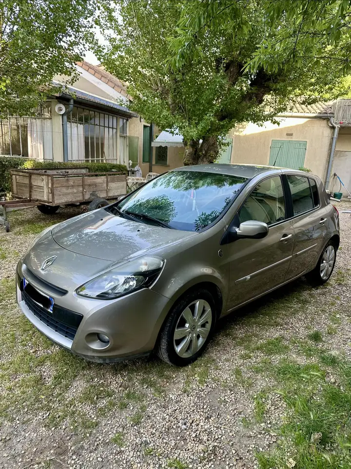 Renault Clio III dCi 85 eco2 SL XV De France