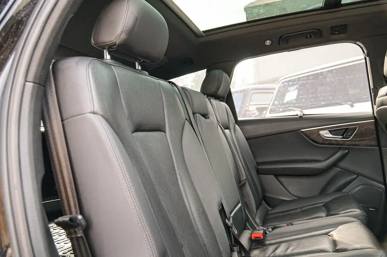 Audi Q7 photo Audi Q7