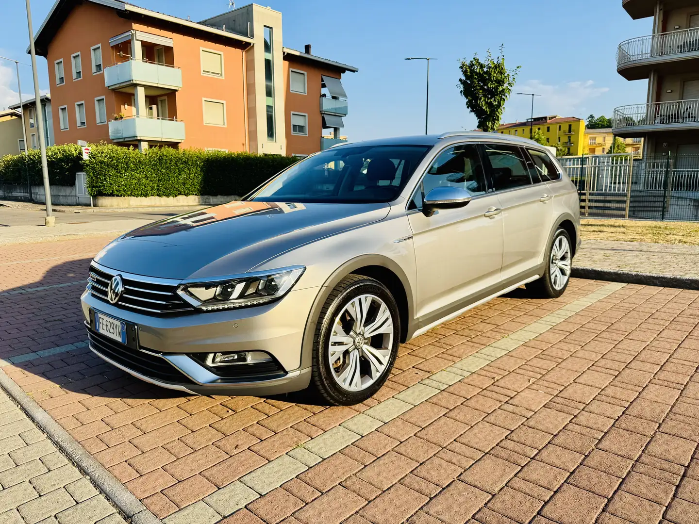 Volkswagen Passat Alltrack 2.0 TDI SCR 4Motion DSG (BMT) - 1