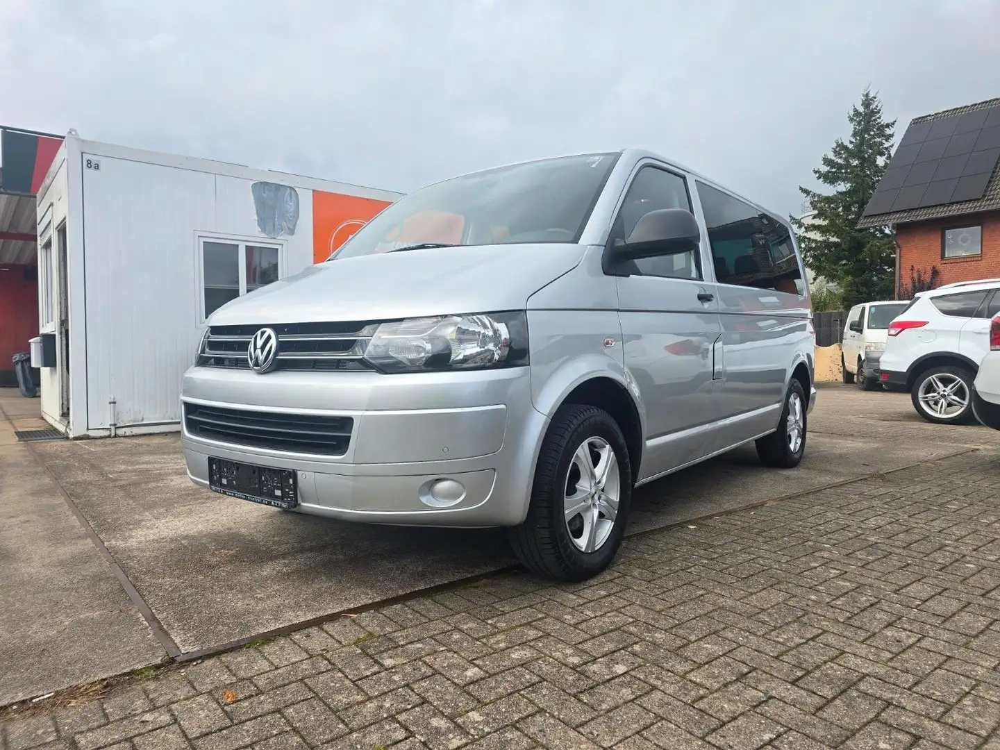 Volkswagen T5 Multivan 2.0 TDI Navi AHK SHZ Silber - 1