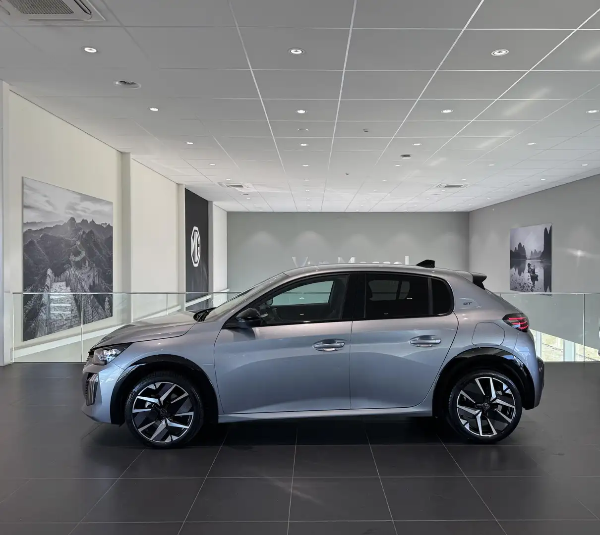 Peugeot 208 100PK GT | 360 camera | Sensoren | Carplay | Uniek Grijs - 2