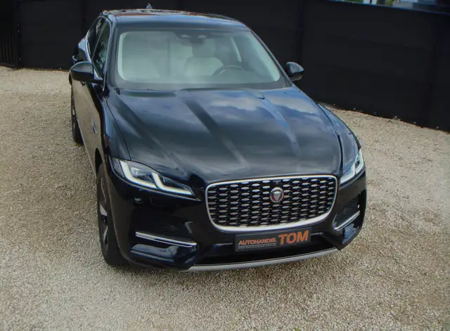 Jaguar F-Pace P 250 FACELIFT * LEDER * VERKOCHT * VENDU *