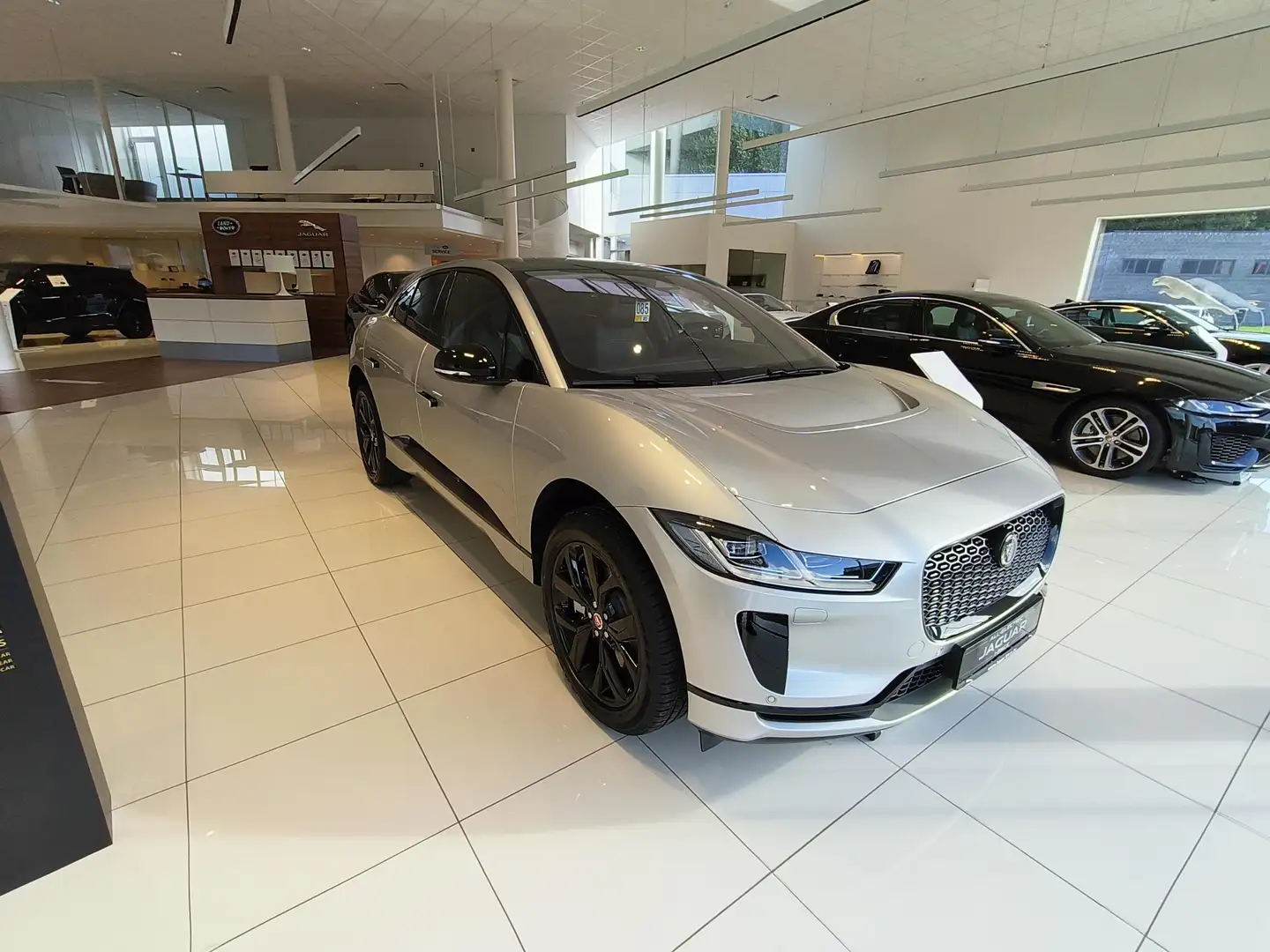 Jaguar I-Pace EV400 Black Limited Edition AW Bej - 1