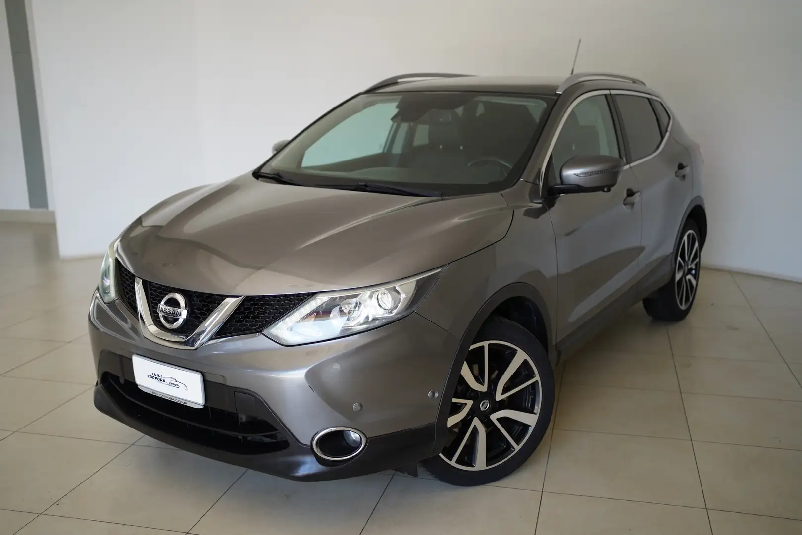 Nissan Qashqai 1.6 dCi 2WD Tekna Bronze - 1